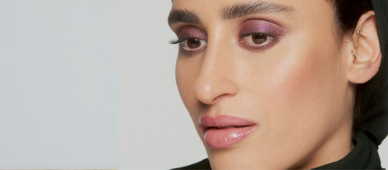 Simple Makeup Guide to a Bold, Bronzed Smokey Eye Look